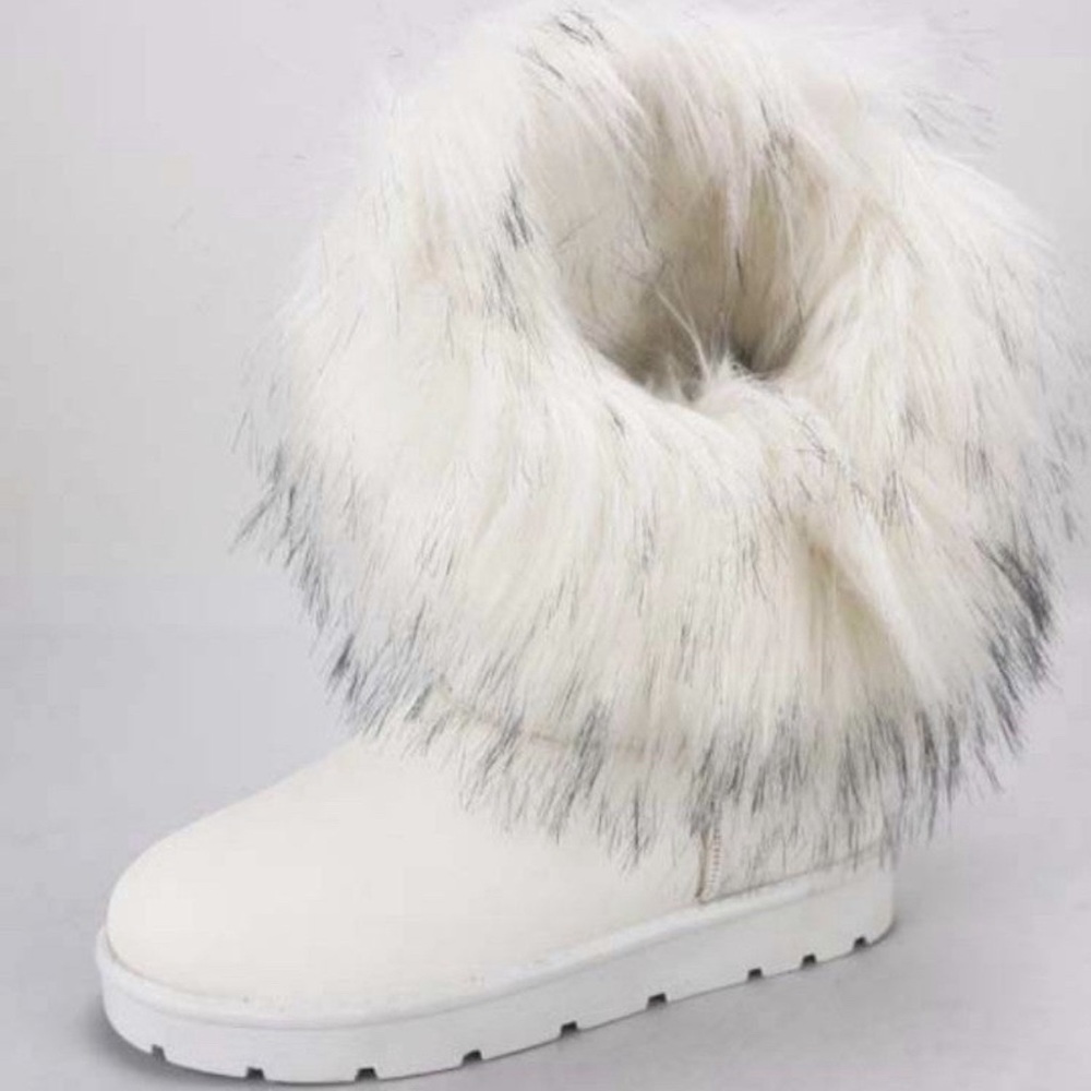 Arctic Bliss Fur Boots size 6.5